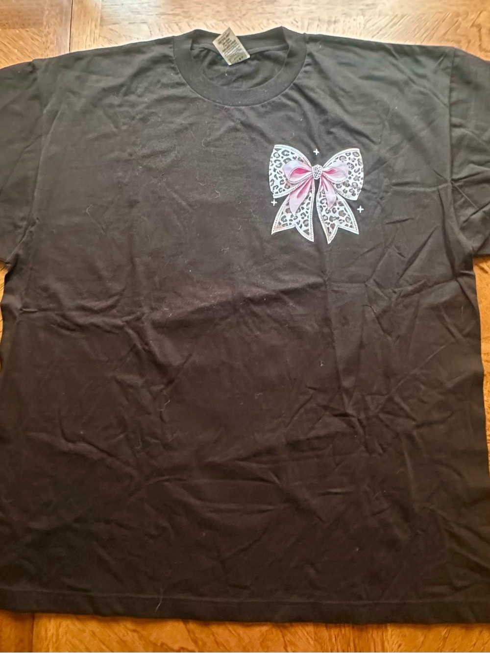 Girls Black Short-Sleeve Tee with Pink Leopard Bow Graphic